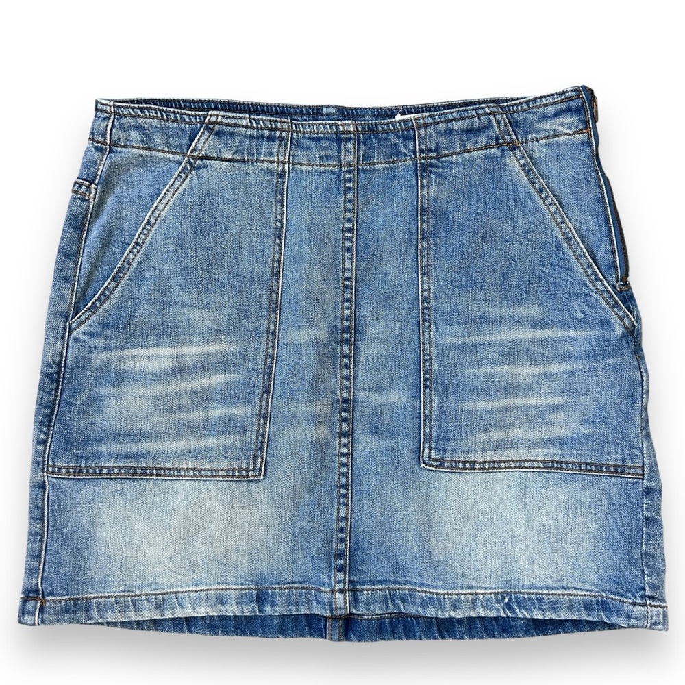 Blank NYC Jean Skirt Patch Pockets on Front and Side Zip Closure
